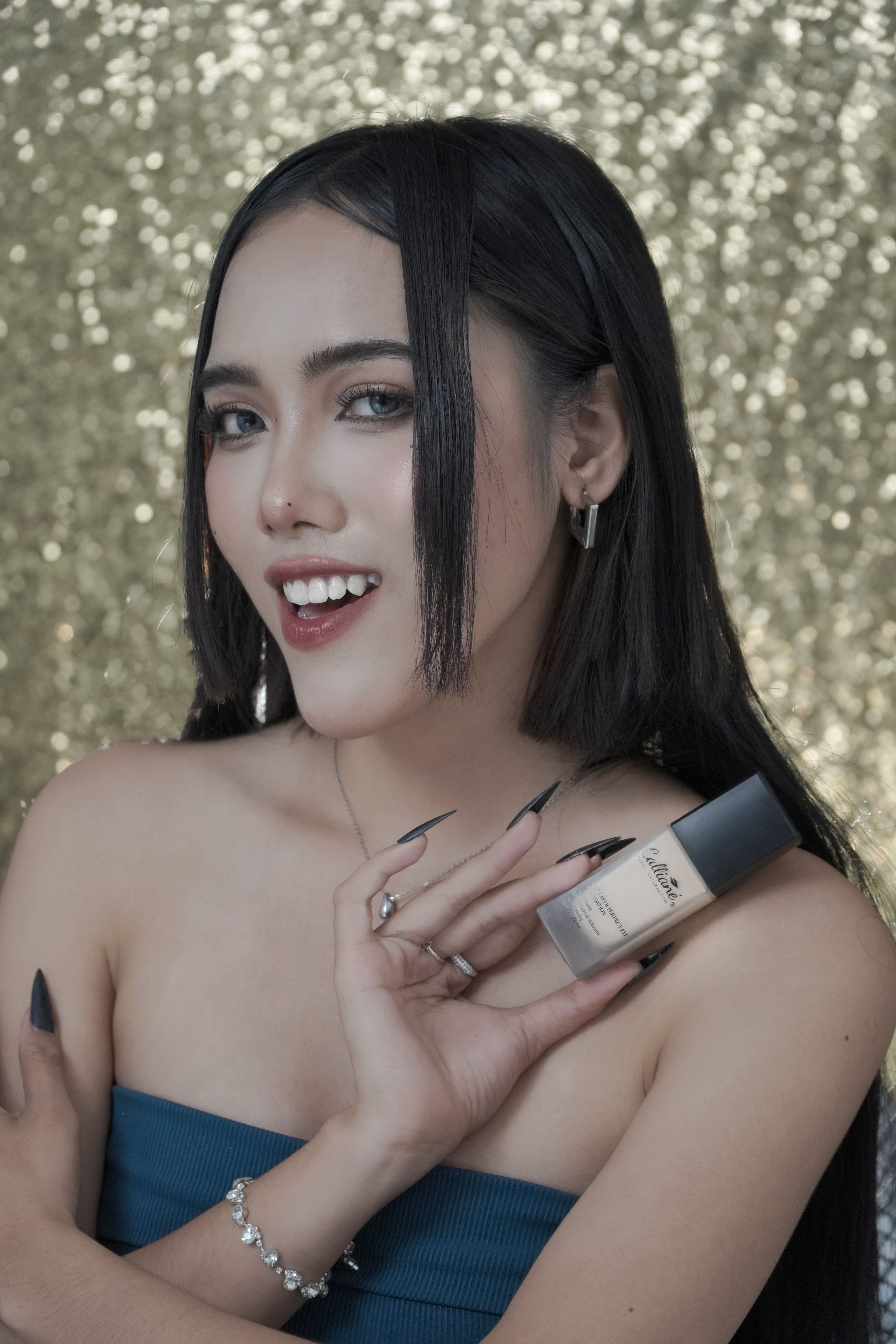 Khách hàng dùng kem nền Calliané One Layer