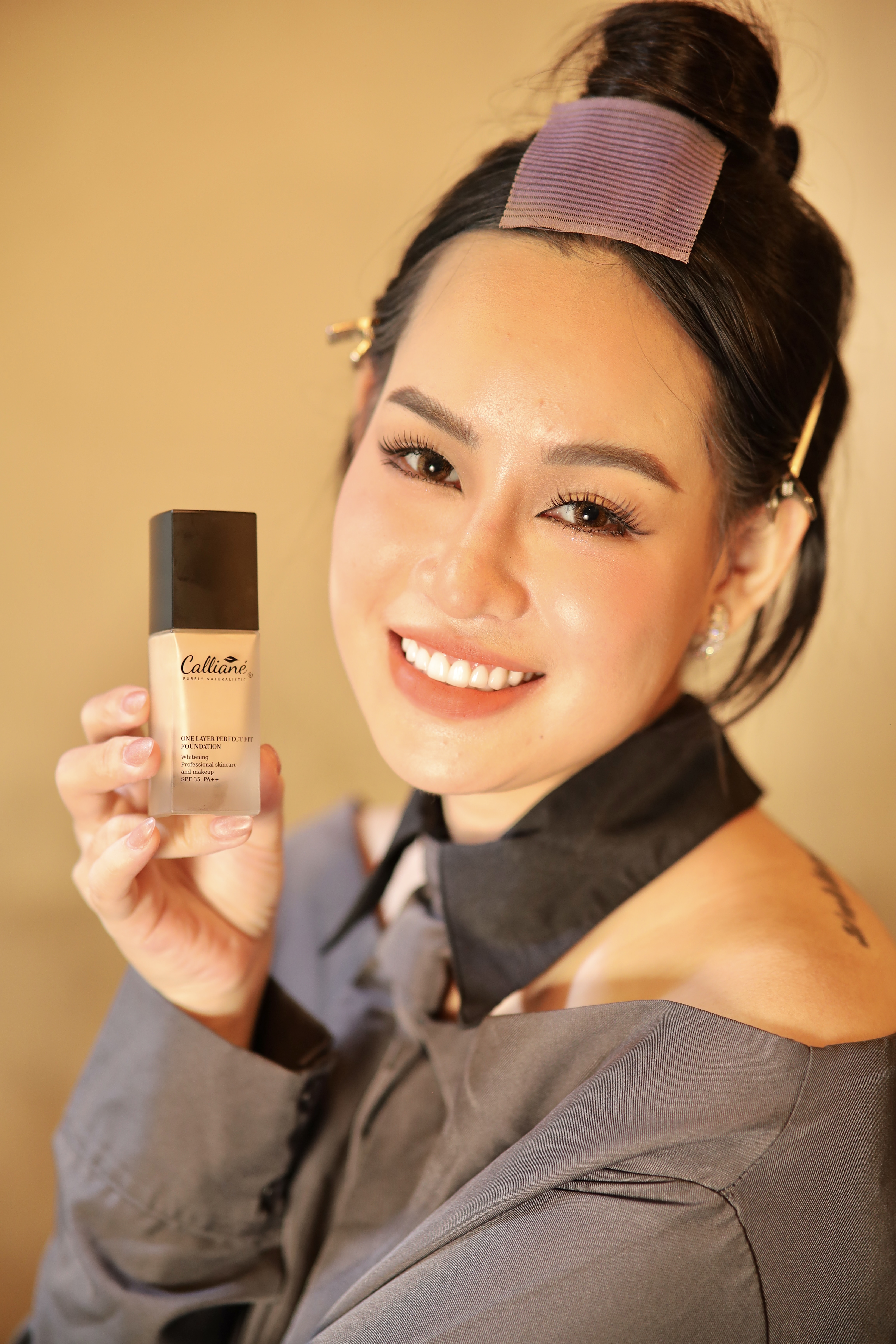 Khách hàng dùng kem nền Calliané One Layer
