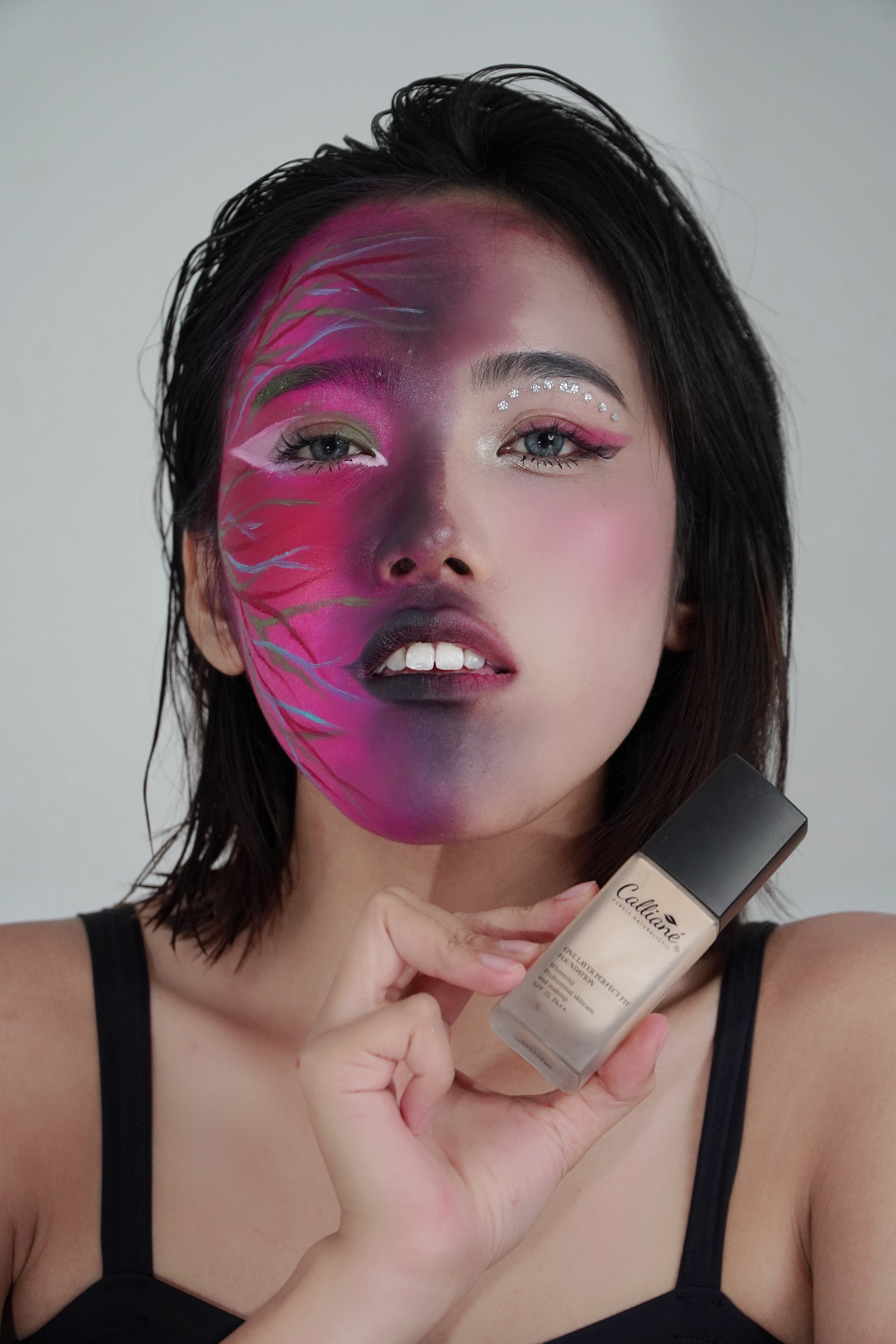 Khách hàng dùng kem nền Calliané One Layer