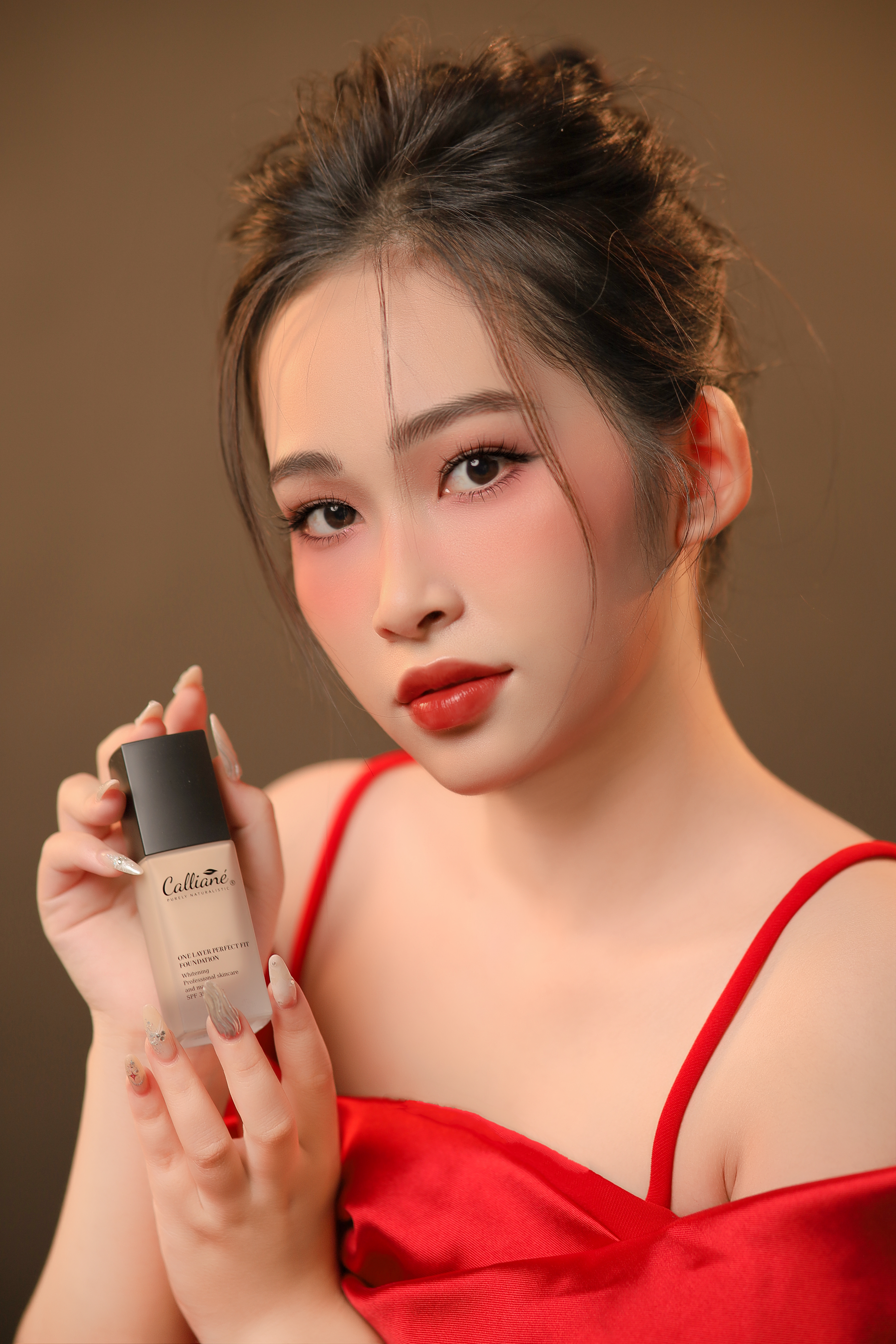 Khách hàng dùng kem nền Calliané One Layer